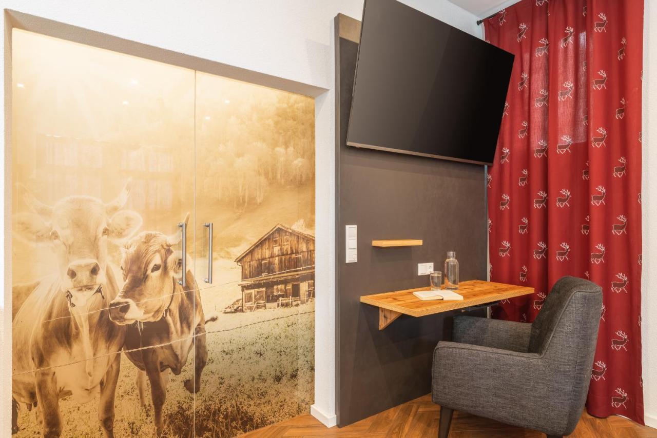 Kuschelnester Und Ferienwohnung Chiemseegluck Mit Wunderschonem Chiemseeblick Gstadt am Chiemsee Esterno foto
