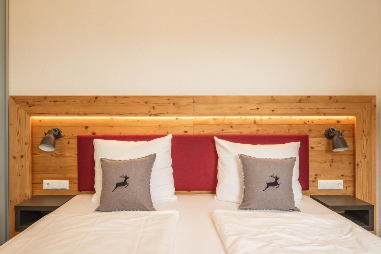 Kuschelnester Und Ferienwohnung Chiemseegluck Mit Wunderschonem Chiemseeblick Gstadt am Chiemsee Esterno foto